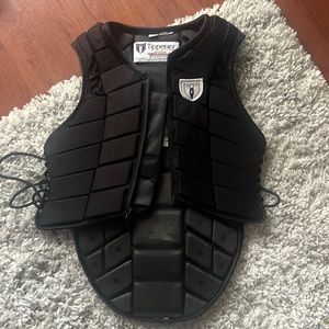 Tipperary youth riding vest. Excellent condition. Barely used. Black.